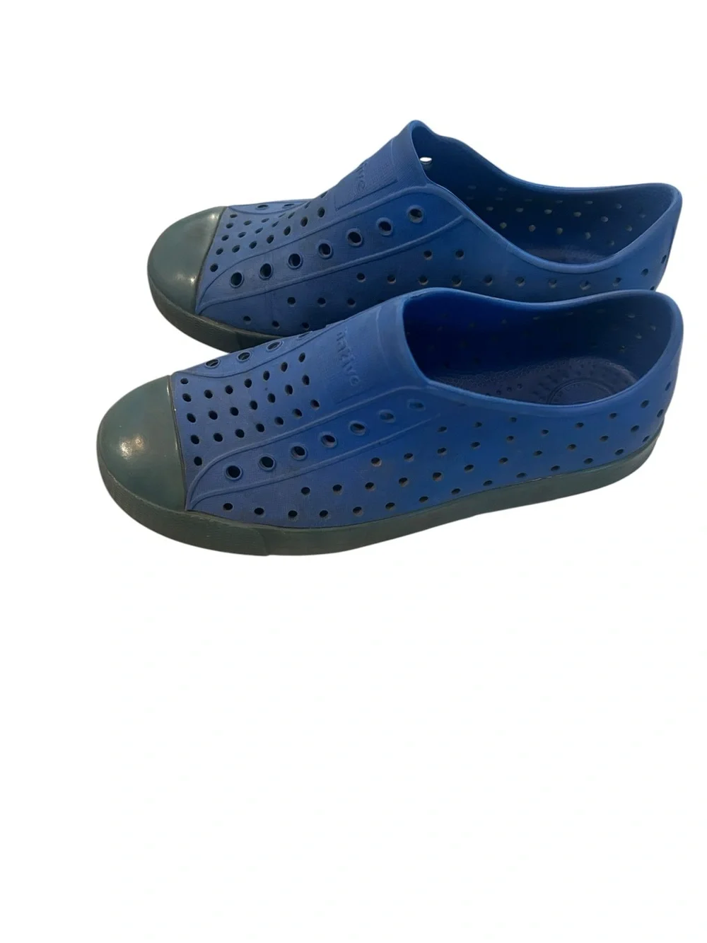 Native Jefferson Slip-On Shoes in Blue with Teal Toe size 3 youth